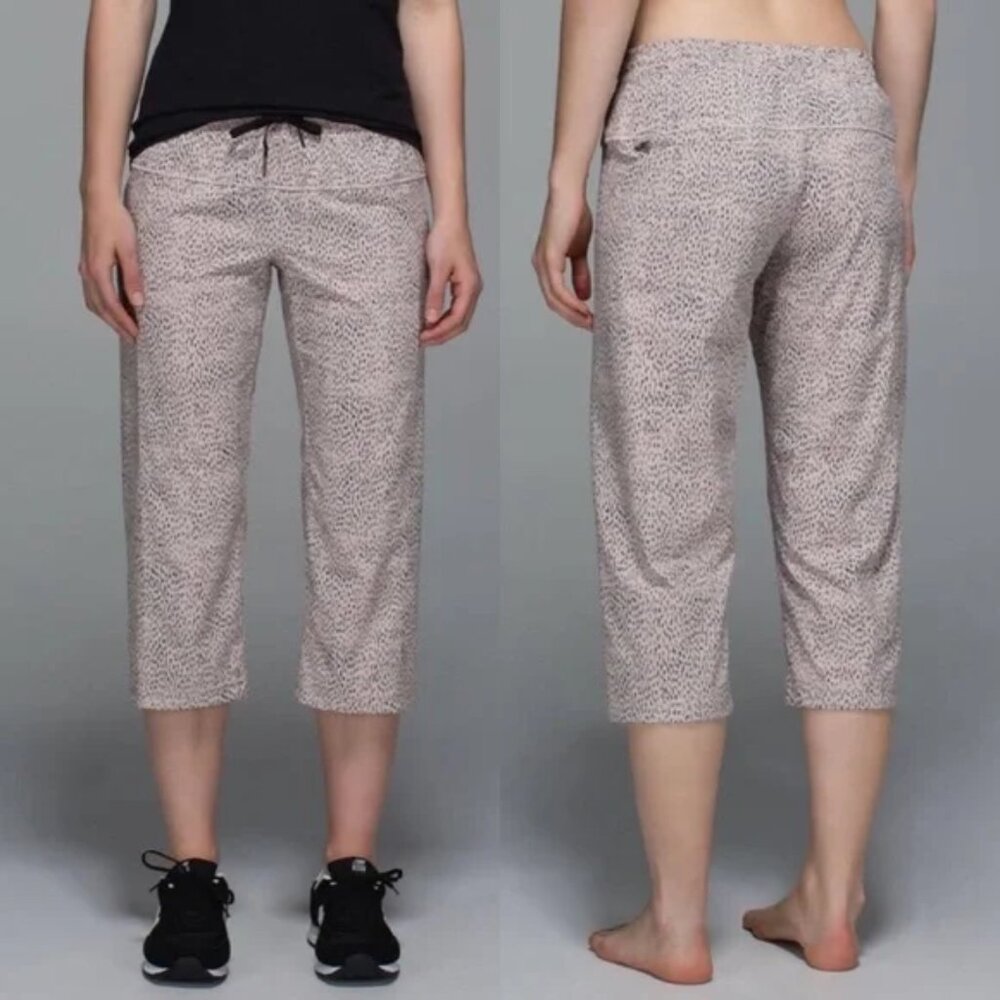 LULULEMON Step Lively Crop Pants Womens 8 Beige Dottie Dash Grain Drawstring